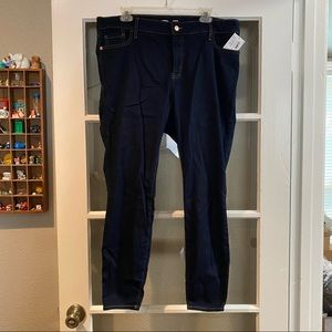 NWT Old Navy Rockstar Super Skinny Jeans, 18 Short
